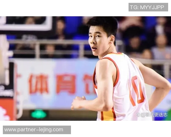 郭昊文：从青涩少年到篮球场上的璀璨明星的成长之路与奋斗故事